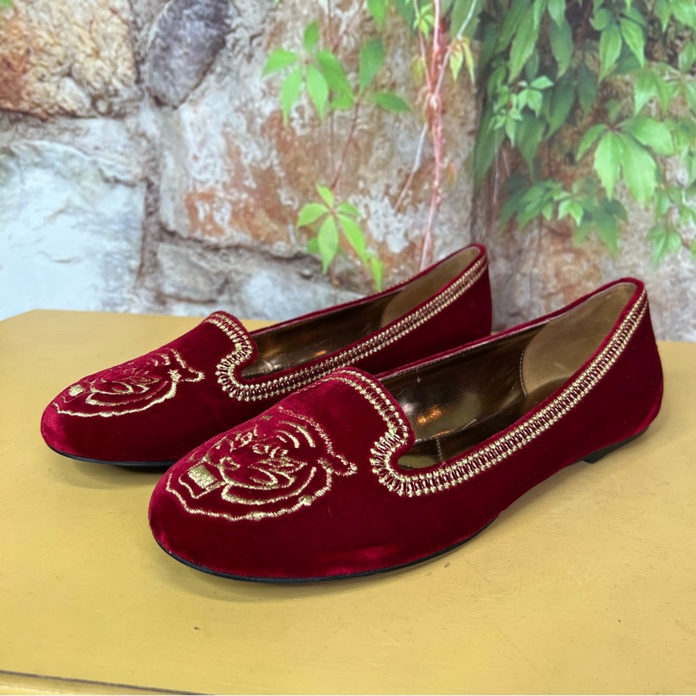 ABS ALLEN SCHWARTZ Quiet Luxury Red/Burgundy Embroidered Gold Velvet Flats, 8 - Picture 4 of 14
